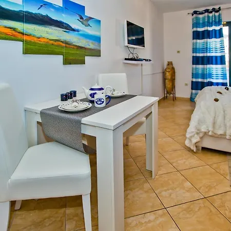 Softic Hvar Aparthotel *