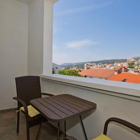 Softic Hvar Aparthotel