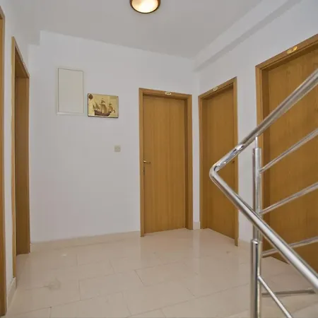 Softic Hvar Aparthotel 4*