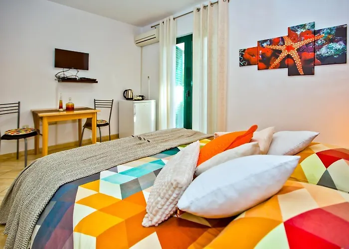 Softic Hvar Apart-hotel 4*