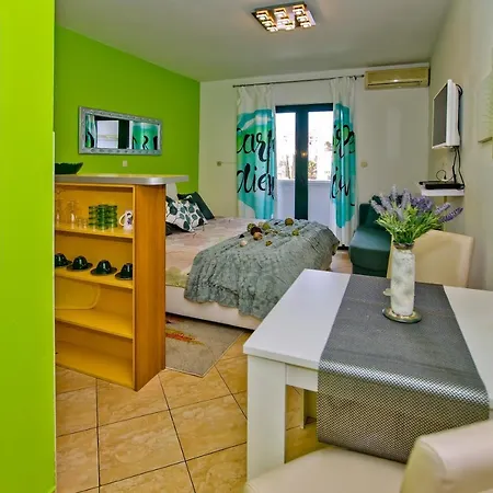Softic Hvar Aparthotel 4*